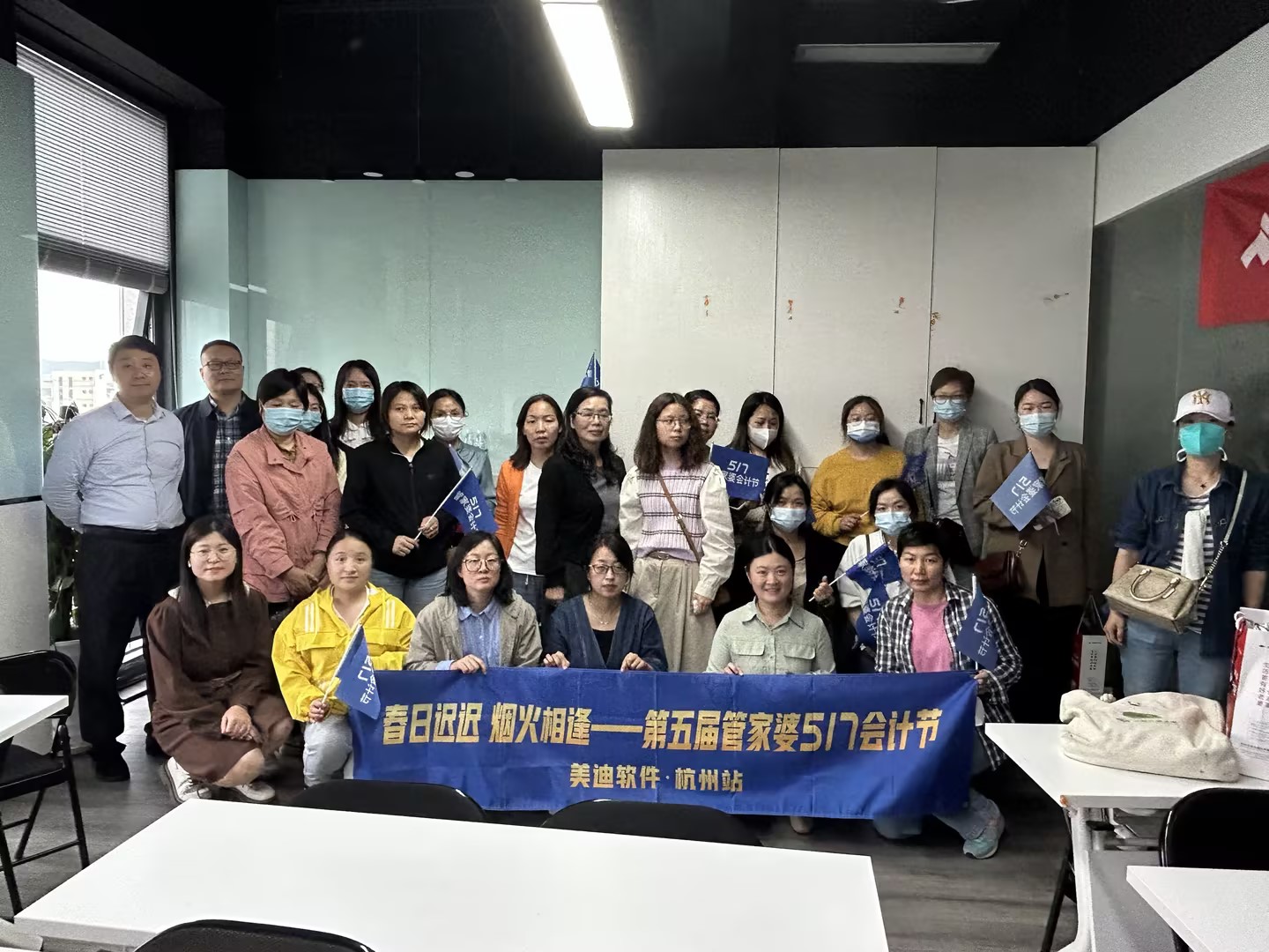 0f3ab100-3cfe-4cbf-81db-32e8fc6335e8.jpg 0f3ab100-3cfe-4cbf-81db-32e8fc6335e8.jpg